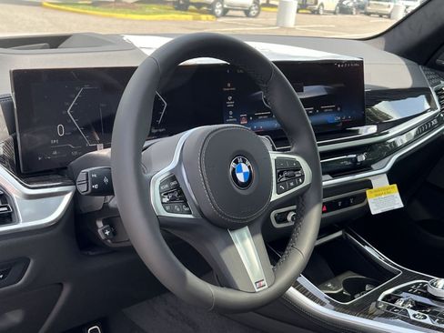 Used 2025 BMW X5 xDrive40i w/ Executive Package AWD/4WD image 21