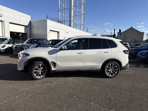 Certified 2024 BMW X5 xDrive40i w/ Premium Package image 4