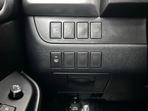 Used 2017 Toyota Highlander XLE image 22