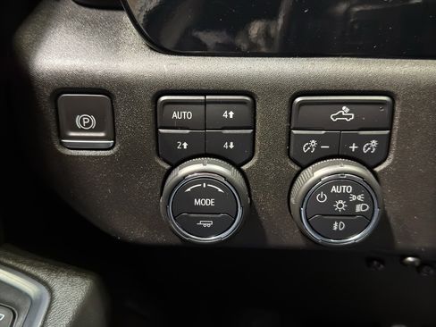 Used 2023 Chevrolet Silverado 1500 RST w/ Z71 Off-Road Package image 35