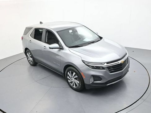 Used 2024 Chevrolet Equinox LT FWD image 37