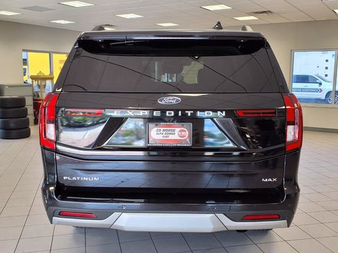 Used 2025 Ford Expedition Max Platinum AWD/4WD image 4