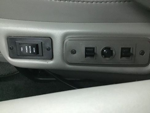 Used 2020 Chevrolet Express 2500 w/ Enhanced Convenience Package image 27