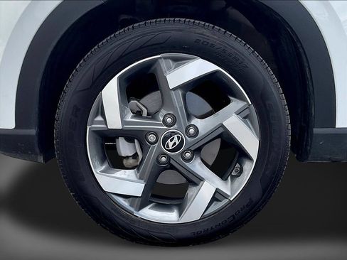 Certified 2022 Hyundai Venue Limited FWD image 29