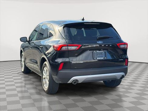 Used 2025 Ford Escape Active w/ Cold Weather Package image 4