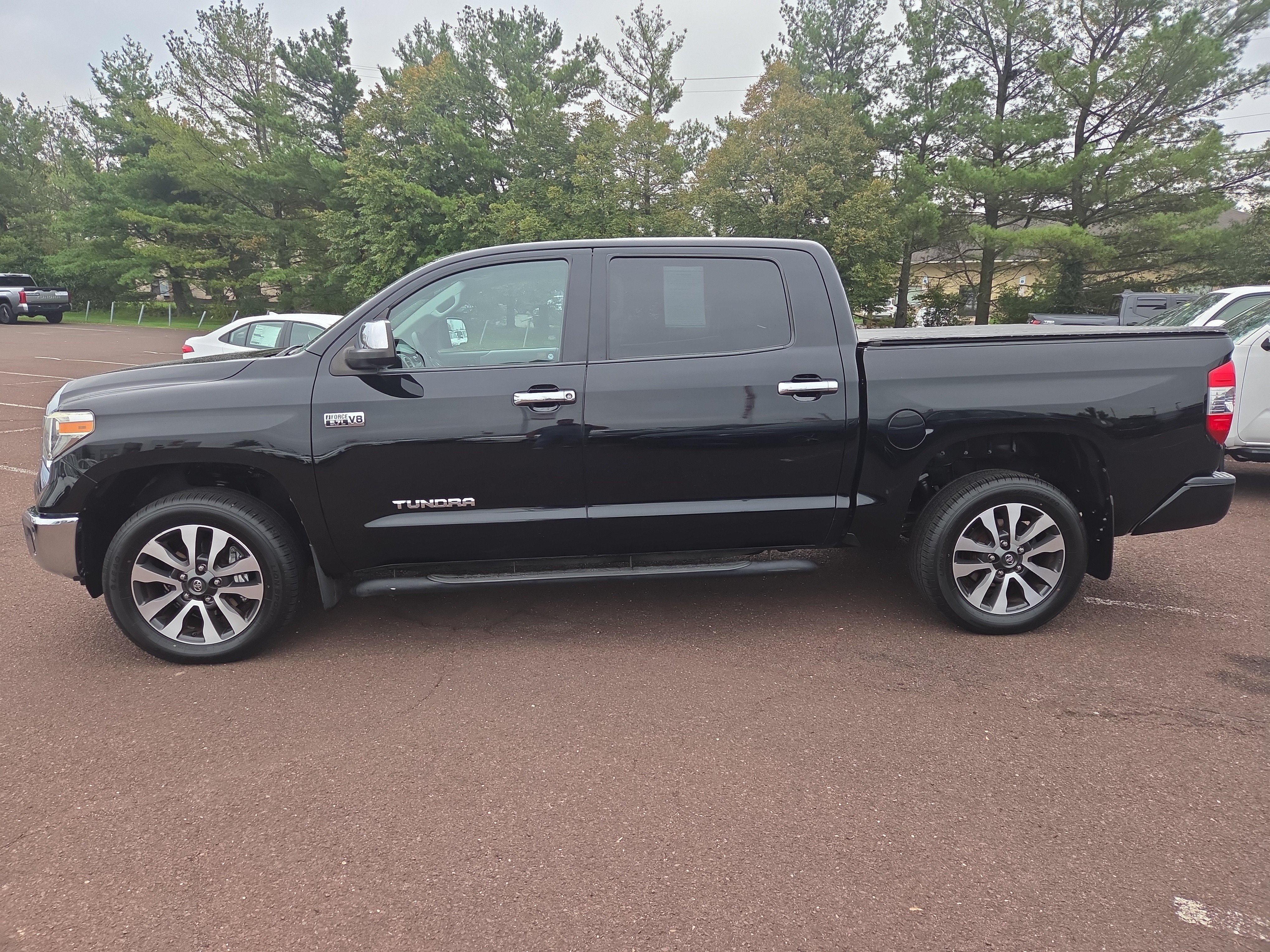 Used 2018 Toyota Tundra Limited w/ Limited Premium Package AWD/4WD image 5