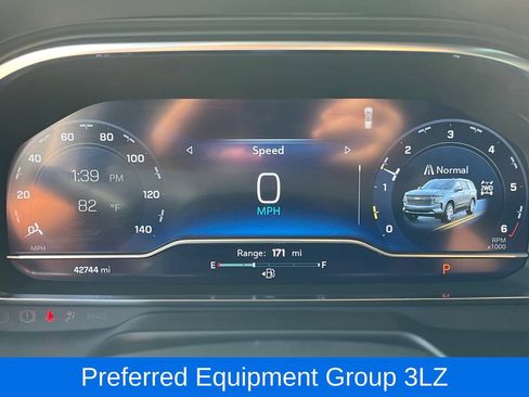 Used 2024 Chevrolet Suburban High Country AWD/4WD image 19