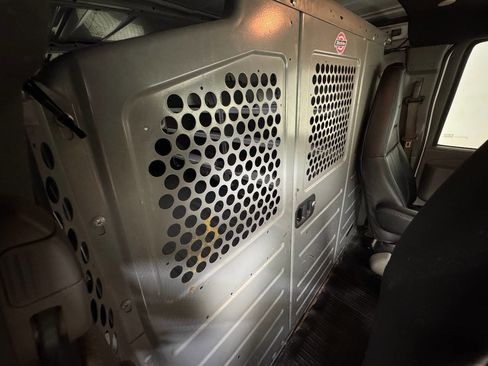 Used 2016 Chevrolet Express 2500 image 39