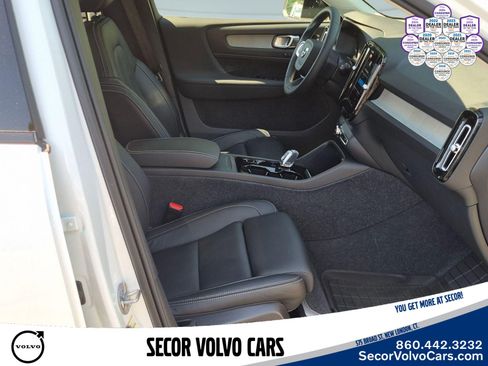 Certified 2023 Volvo XC40 B5 Plus w/ Protection Package Premier AWD/4WD image 28