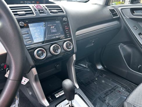 Used 2017 Subaru Forester 2.5i Premium image 19