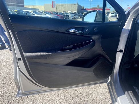 Used 2019 Chevrolet Cruze LS image 10