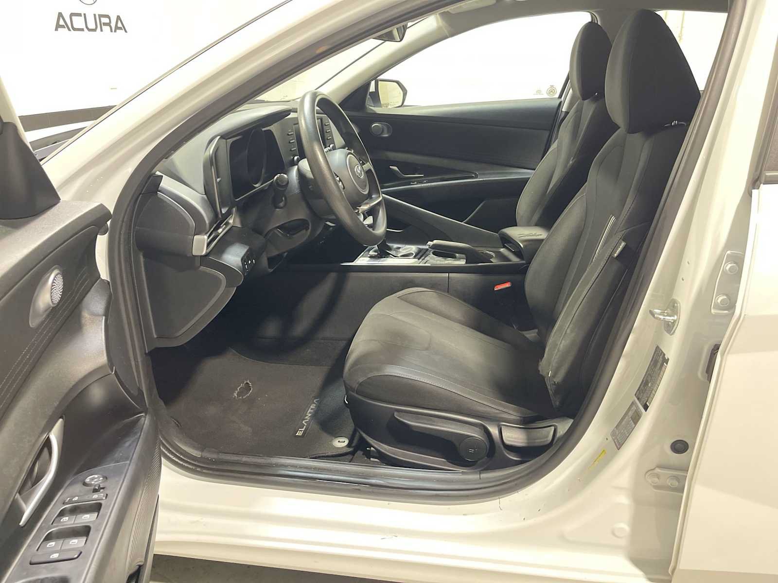 Used 2021 Hyundai Elantra SEL FWD image 2
