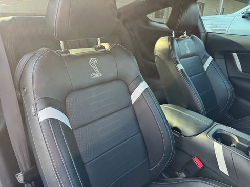 Used 2021 Ford Mustang Shelby GT500 w/ Technology Package image 25