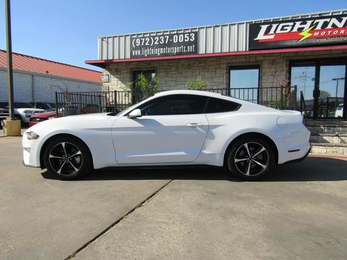 Used 2018 Ford Mustang Coupe image 2