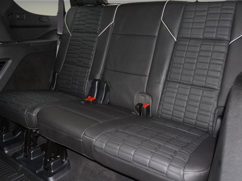 Used 2025 Cadillac Escalade V w/ LPO, ONYX Package image 10