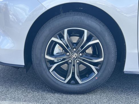New 2026 Toyota Sienna Platinum image 5