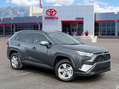 Used 2025 Toyota RAV4 XLE image 1