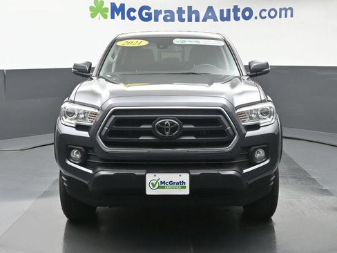 Used 2021 Toyota Tacoma SR5 w/ Technology Package AWD/4WD image 6