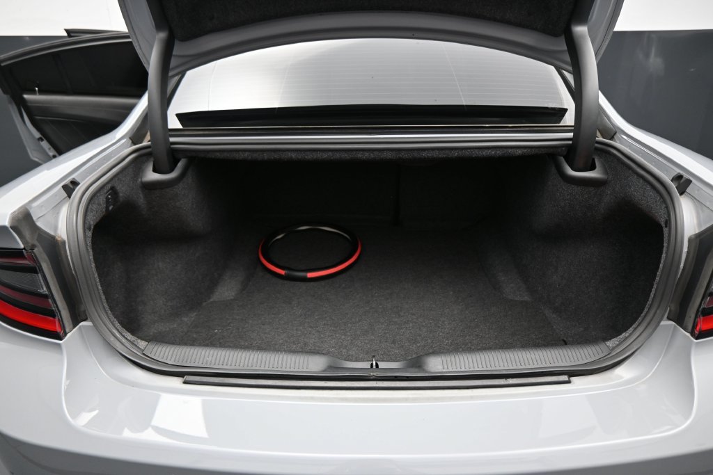 Used 2022 Dodge Charger R/T w/ Plus Group RWD image 27