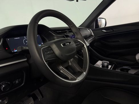 Certified 2025 Jeep Grand Cherokee L Altitude image 20