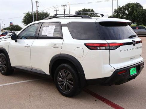 Certified 2024 Nissan Pathfinder SV FWD image 9
