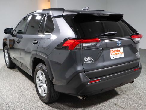 Used 2020 Toyota RAV4 XLE image 9
