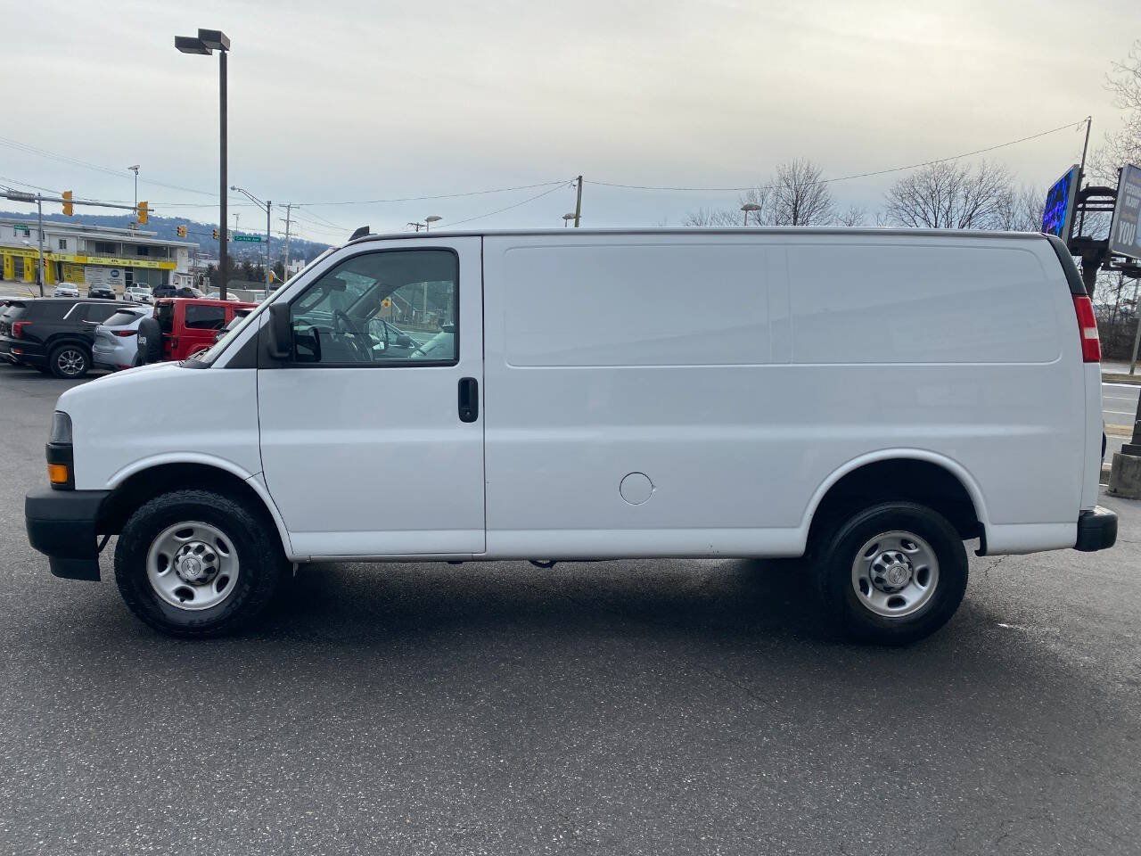 Used 2019 Chevrolet Express 2500 w/ Driver Convenience Package RWD image 6