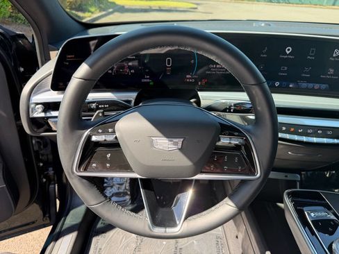 Used 2024 Cadillac Lyriq Sport AWD/4WD image 18