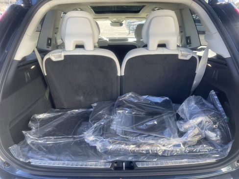 New 2026 Volvo XC90 T8 Ultra w/ Protection Package Premier image 8