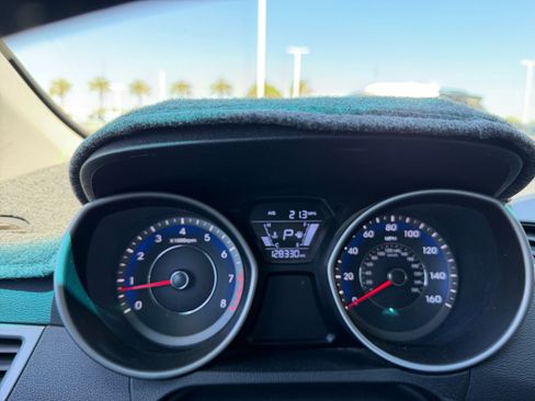 Used 2015 Hyundai Elantra SE w/ Option Group 03 image 10