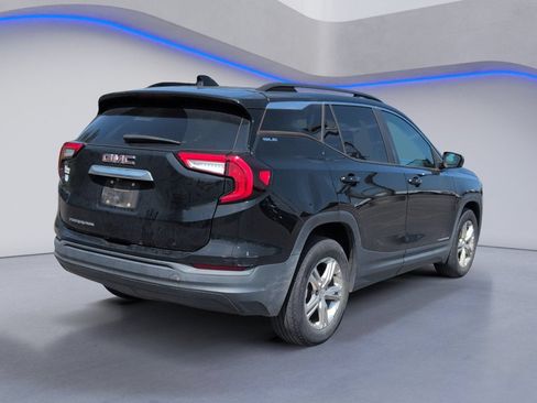 Used 2022 GMC Terrain SLE w/ Driver Convenience Package FWD image 3