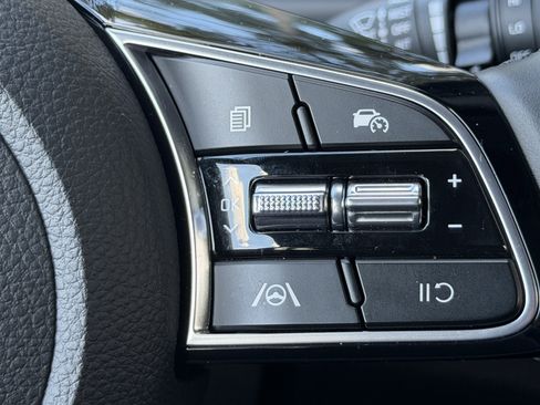 Used 2025 Kia Seltos S image 65