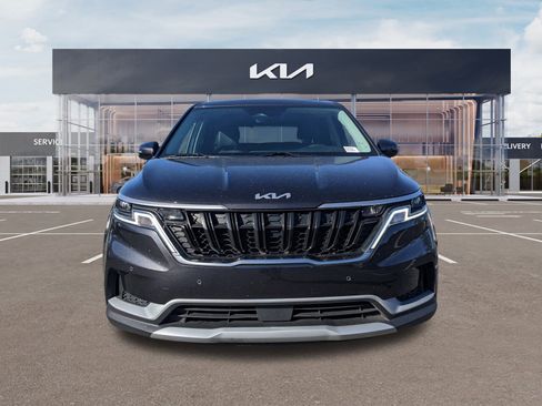 Certified 2024 Kia Carnival EX image 7