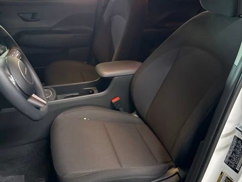 Certified 2026 Hyundai Kona SE FWD image 5