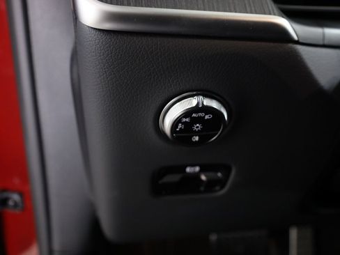 Used 2026 Mercedes-Benz GLC 300 4MATIC image 12