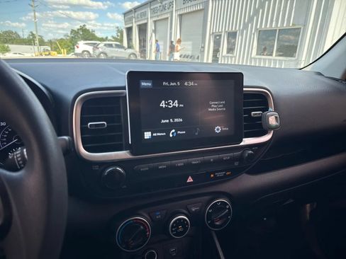 Used 2020 Hyundai Venue SE FWD image 20