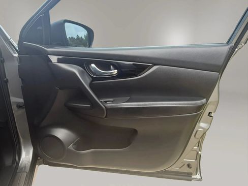 Used 2019 Nissan Rogue Sport SV FWD image 29