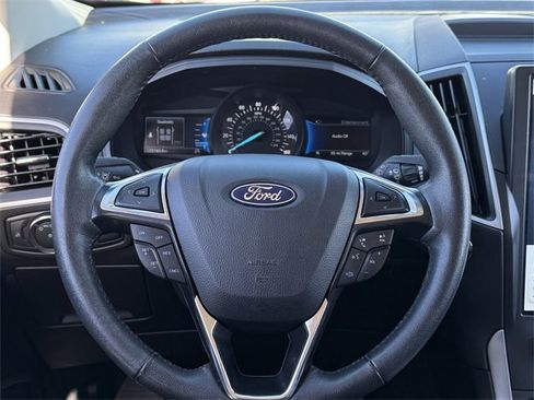 Used 2022 Ford Edge SEL image 12