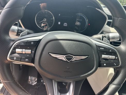 Certified 2025 Genesis G70 2.5T RWD image 19
