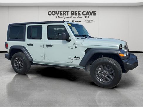 Used 2024 Jeep Wrangler Sport S image 12