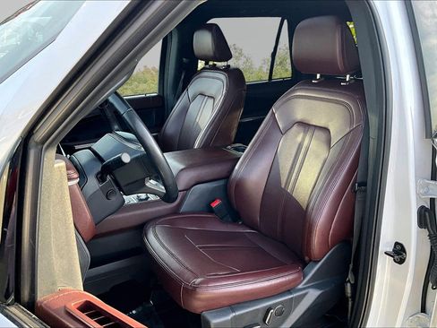 Certified 2024 Ford Expedition Limited image 25