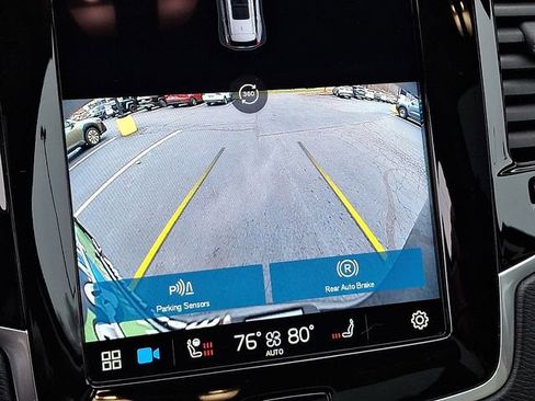 Used 2023 Volvo XC90 B5 Plus w/ Protection Package Premier image 23