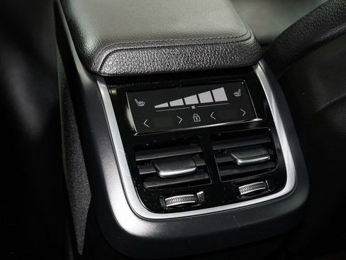 Used 2020 Volvo XC60 T6 Inscription w/ Protection Package Premier image 26