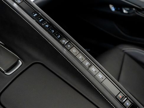 Used 2025 Chevrolet Corvette Z06 image 34