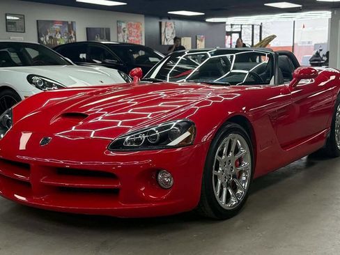 Used 2005 Dodge Viper SRT-10 image 1