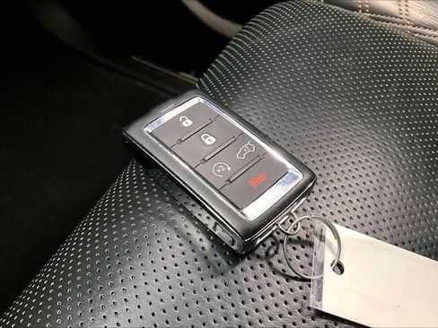 Used 2022 Jeep Grand Cherokee Summit AWD/4WD image 17