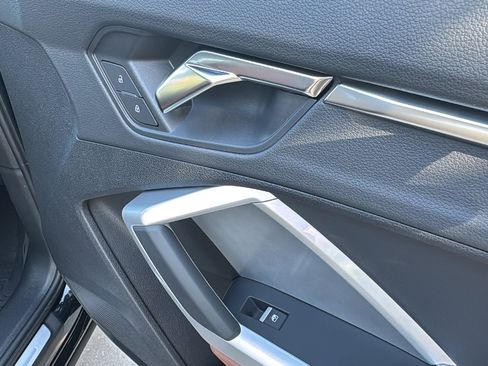 Certified 2025 Audi Q3 2.0T Premium image 31