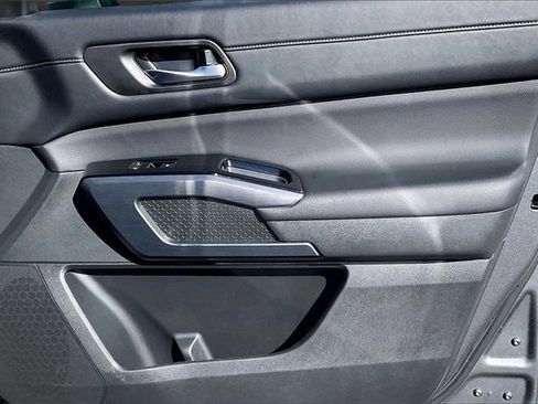 Certified 2025 Nissan Pathfinder SL image 22