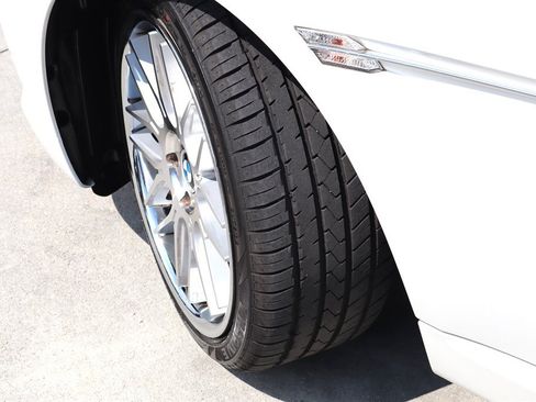 Used 2007 BMW 650i Coupe RWD image 11