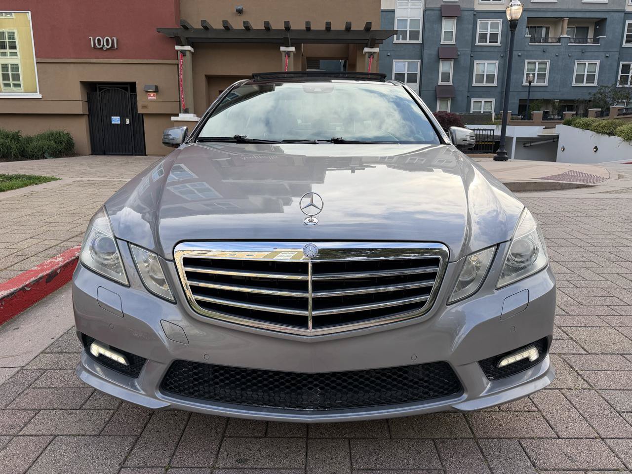 Used 2010 Mercedes-Benz E 550 Sedan image 13